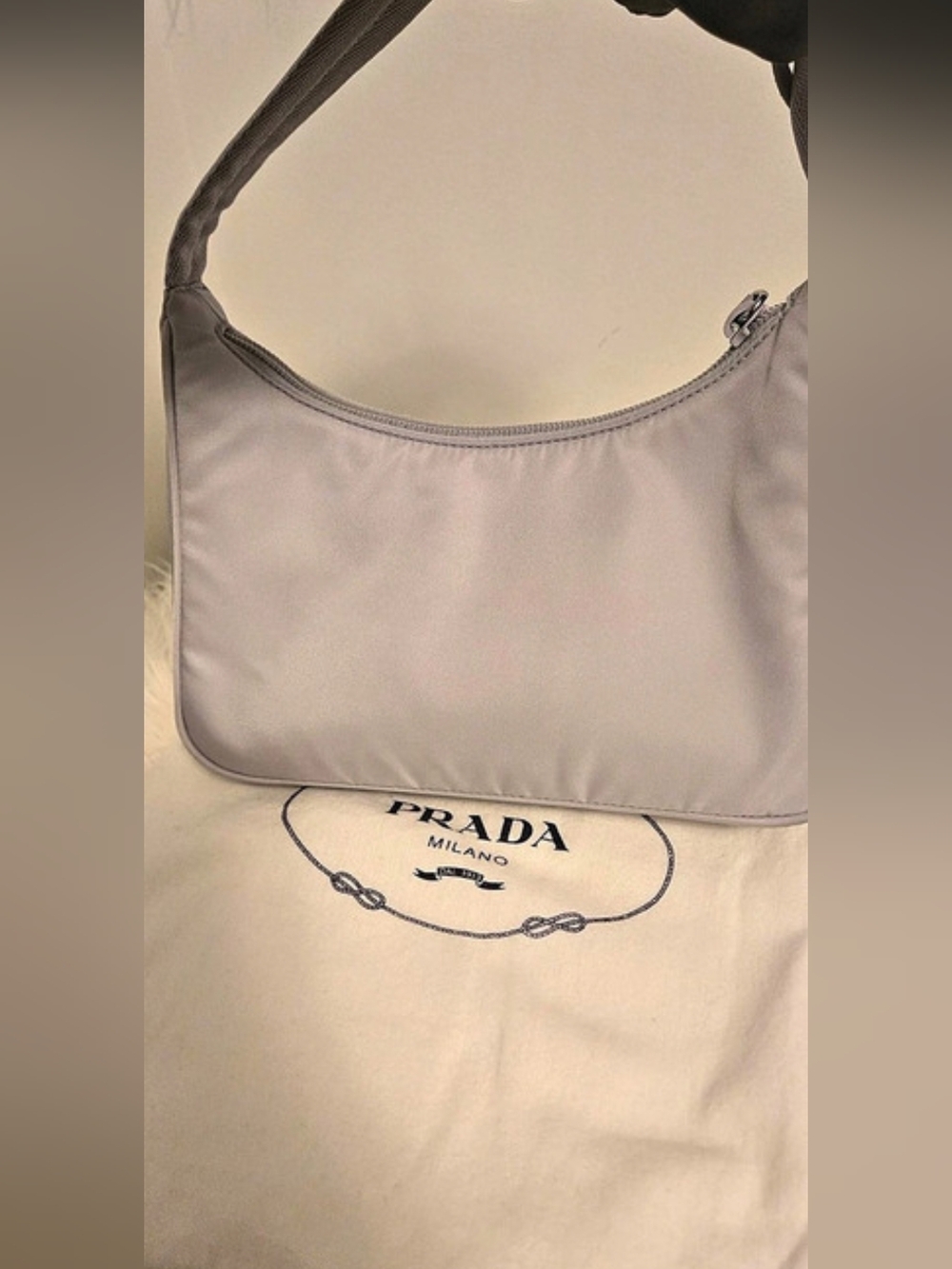 Authentic Prada Re-Edition 2000 👜 - Picture 6 of 12